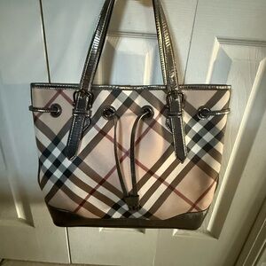 Nova Check Burberry drawstring metallic Bag in Beige and Brown - Designer Style